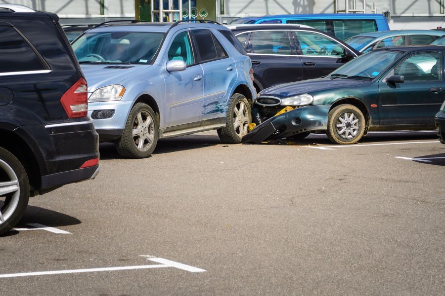 Unfall beim rückwärts Ausparken