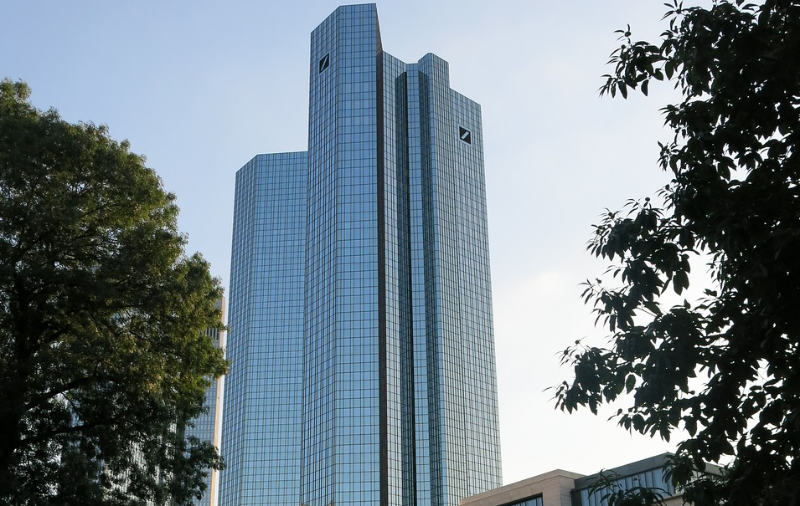 Am Deutsche Bank Tower war Philipp Holzmann AG beteiligt.